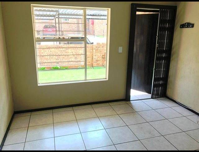 2 BEDROOM APARTMENT FOR SALE IN HONEYDEW